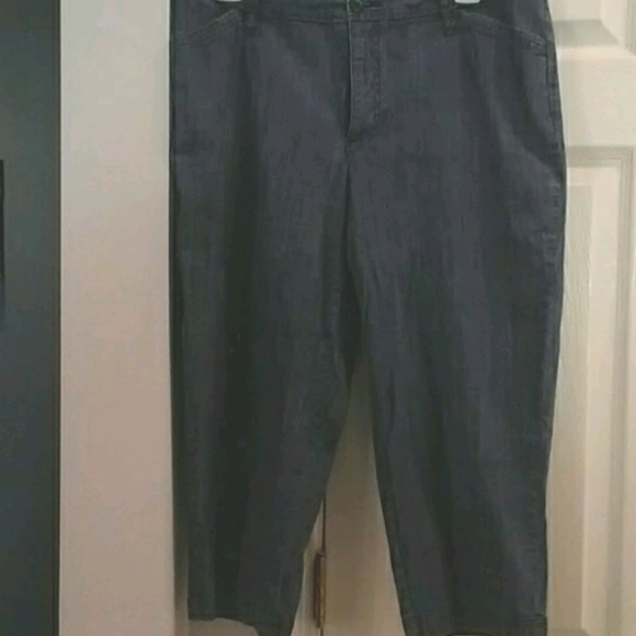 Capri Lot - Picture 7 of 8